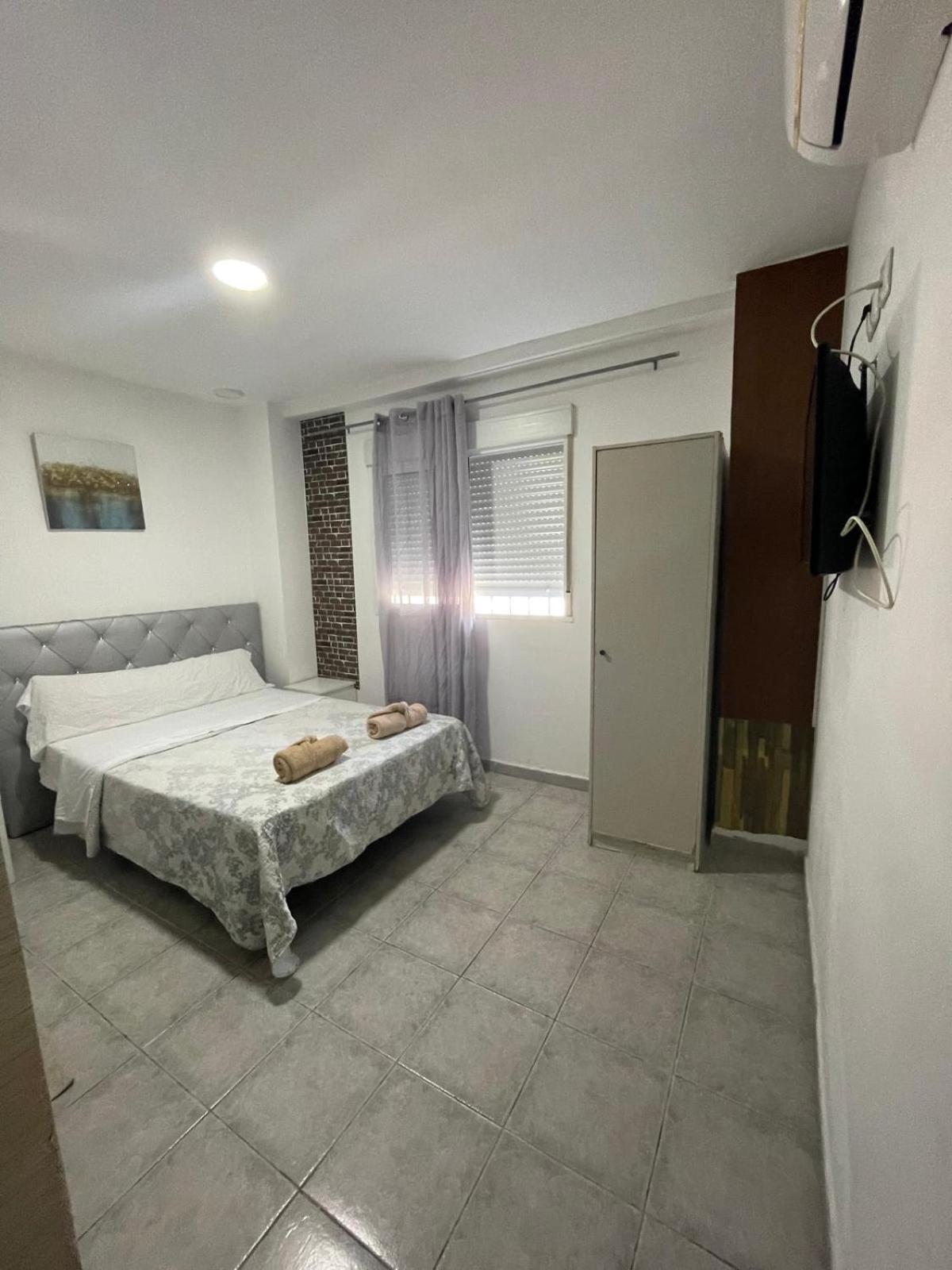 Hotel Mhrosa à Valence Extérieur photo